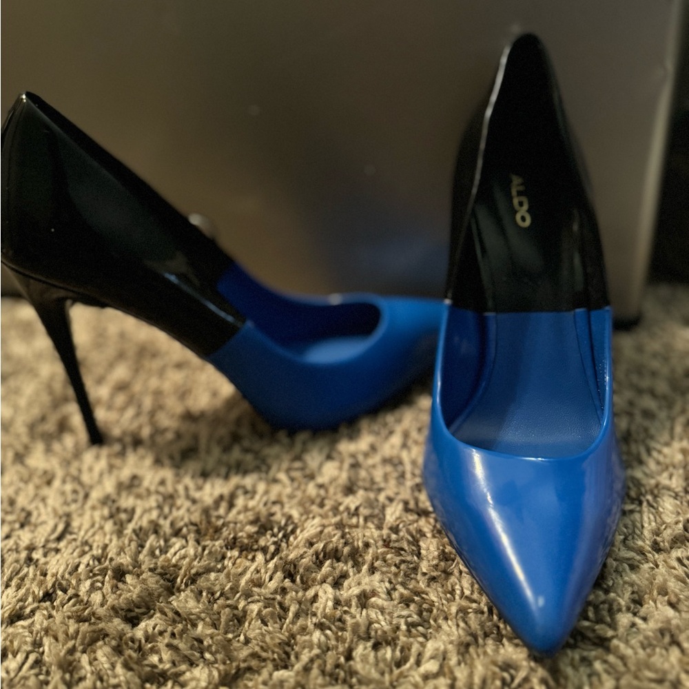 Black/blue heels